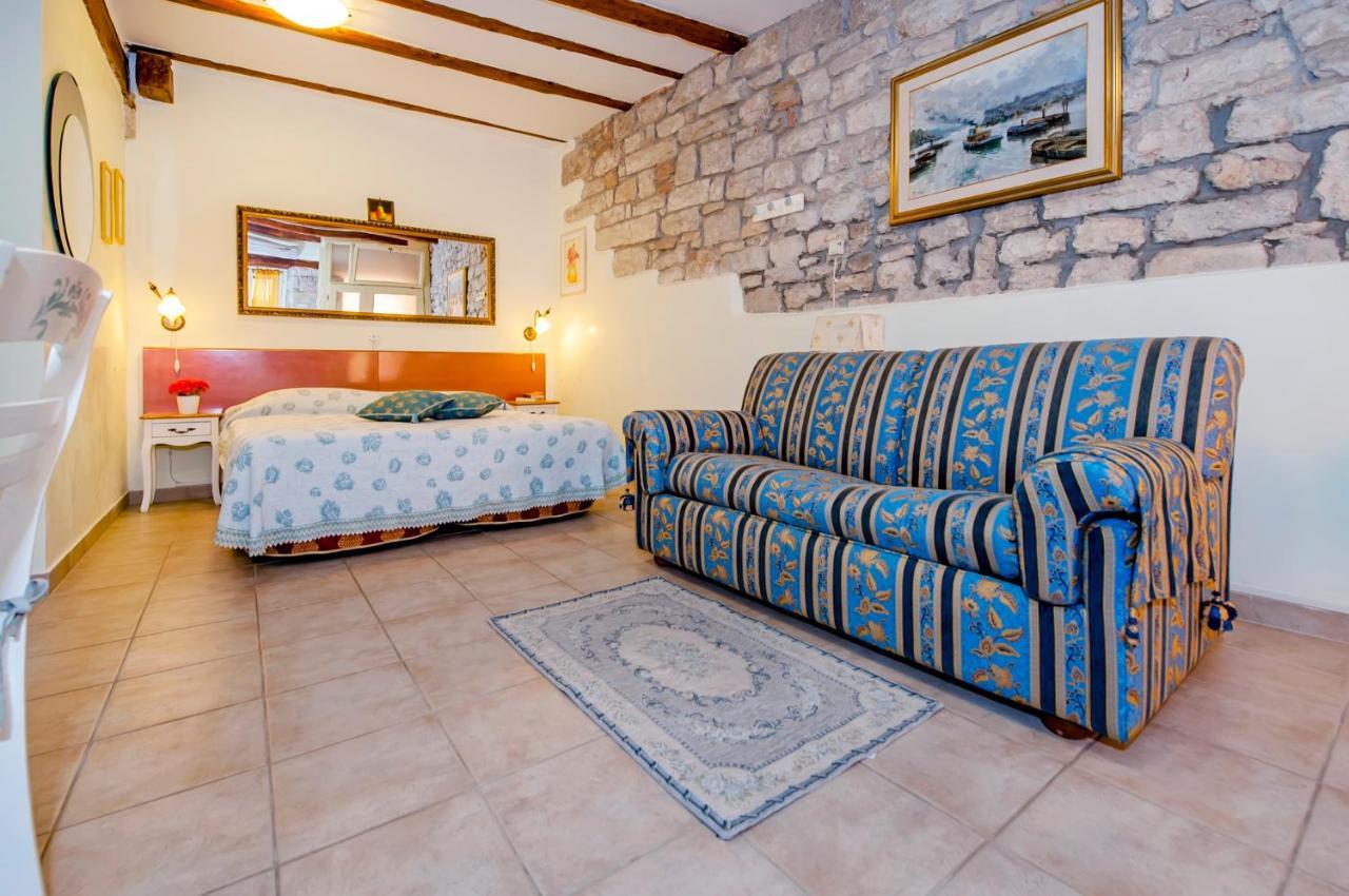 Guest House Sotto I Volti Centro Storico Ρόβινι Εξωτερικό φωτογραφία