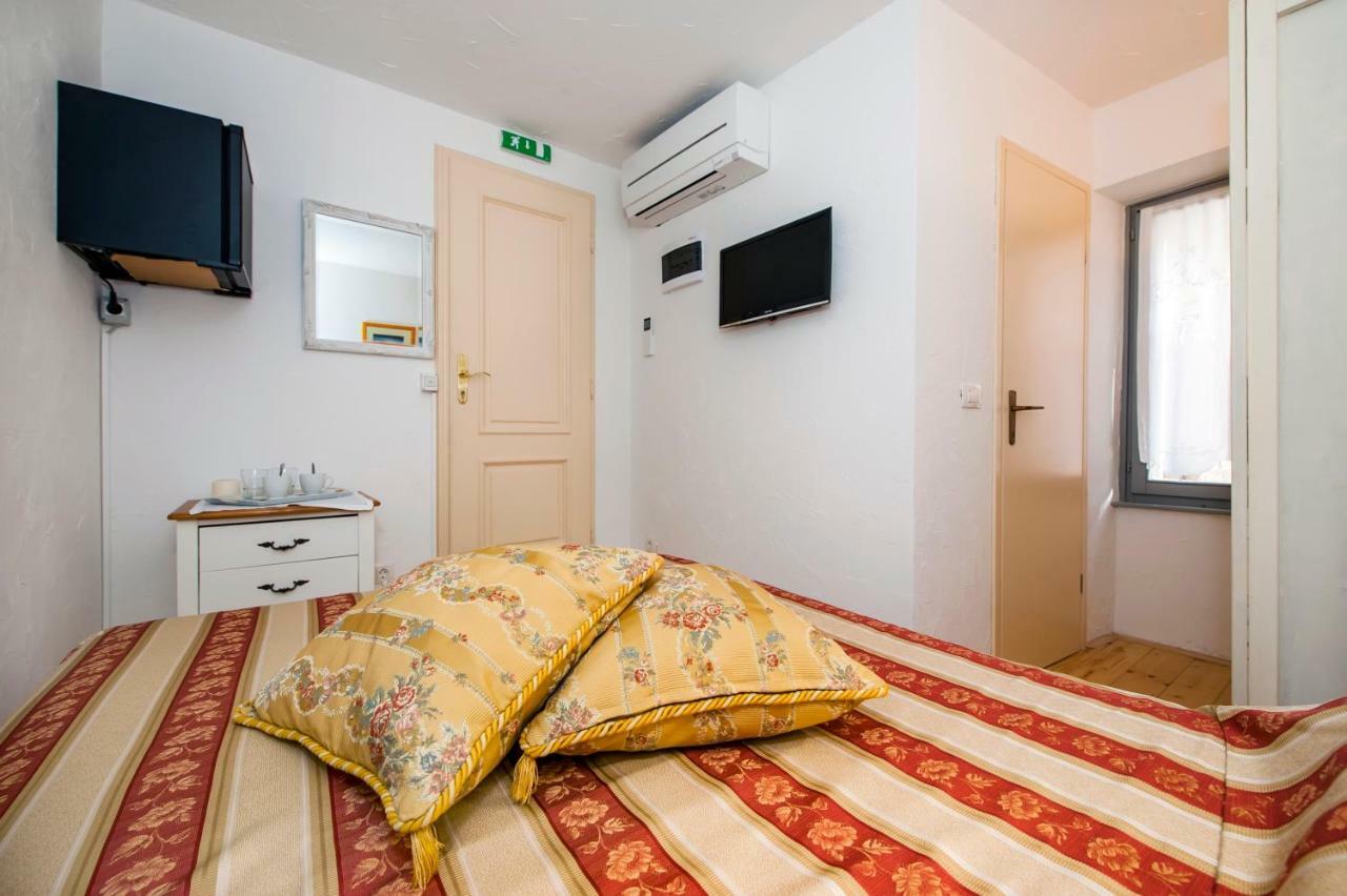 Guest House Sotto I Volti Centro Storico Ρόβινι Εξωτερικό φωτογραφία