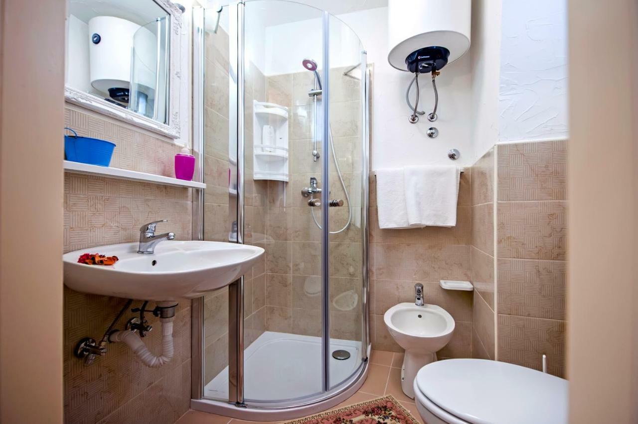 Guest House Sotto I Volti Centro Storico Ρόβινι Εξωτερικό φωτογραφία