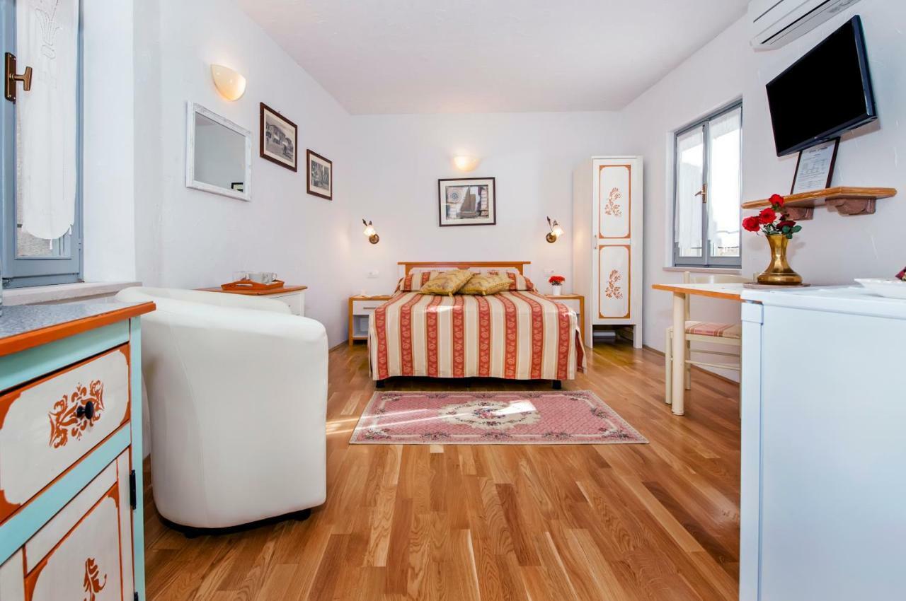 Guest House Sotto I Volti Centro Storico Ρόβινι Εξωτερικό φωτογραφία