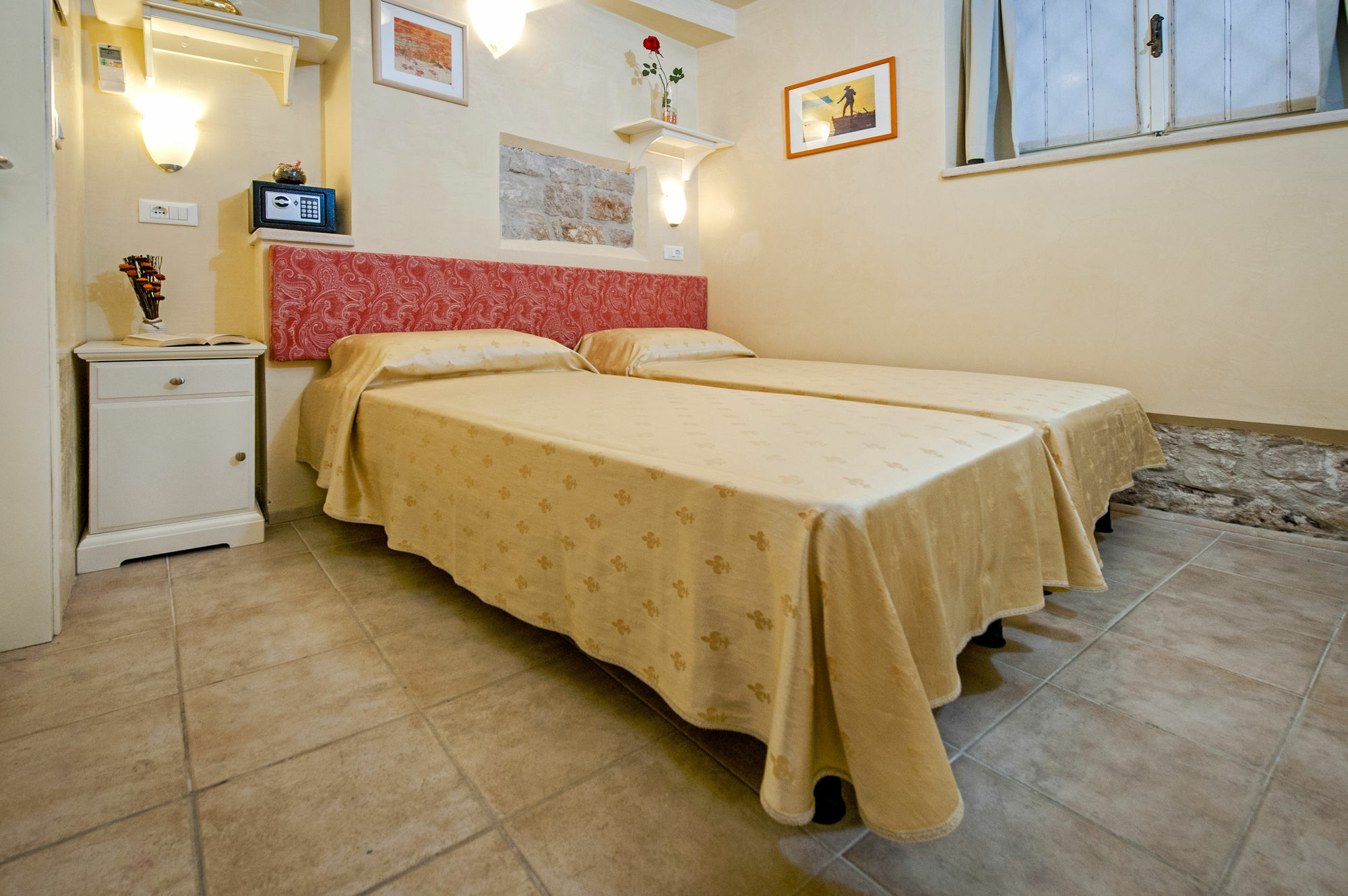 Guest House Sotto I Volti Centro Storico Ρόβινι Εξωτερικό φωτογραφία