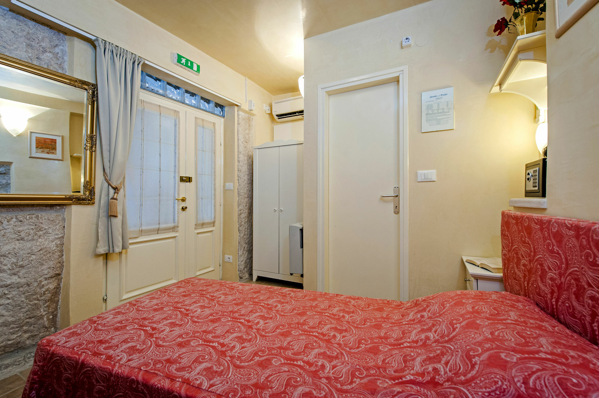 Guest House Sotto I Volti Centro Storico Ρόβινι Εξωτερικό φωτογραφία